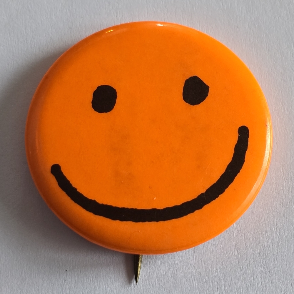 Vintage neon brooch button badge pin smiley face smile